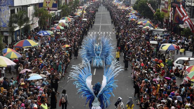 You are currently viewing Aneka Ragam Karnaval di Berbagai Kota di Indonesia Yang Meriah Disaksikan Ribuan Masyarakat